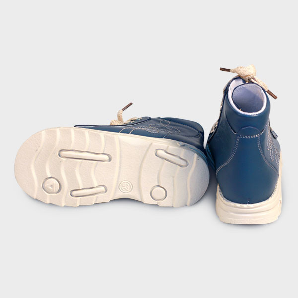 Сандалии детские открытые на шнуровке светло-синие / 602